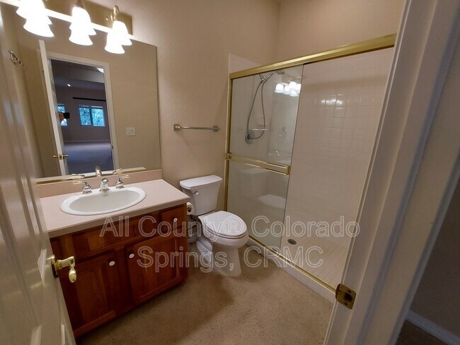 Building Photo - 5035 Langdale Way
