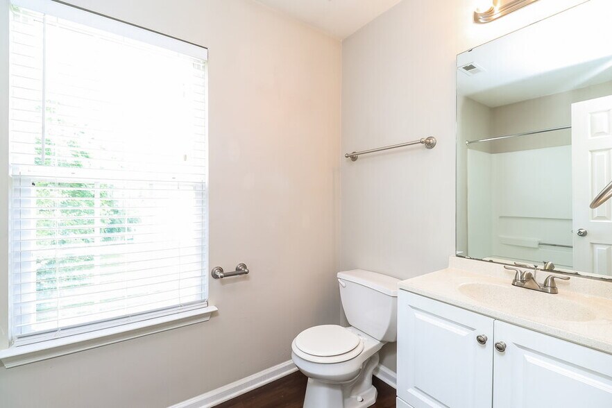 Building Photo - 7823 Montbrook Dr