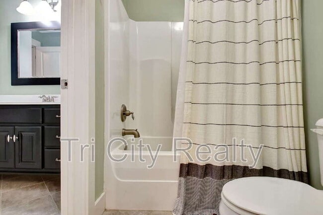 Building Photo - 175 Ridgeway Ct