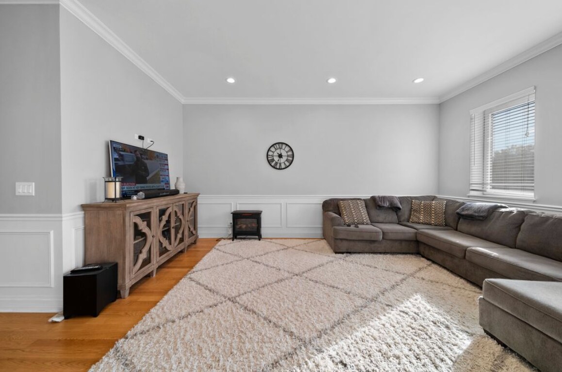 Building Photo - 3336 W Irving Park Rd