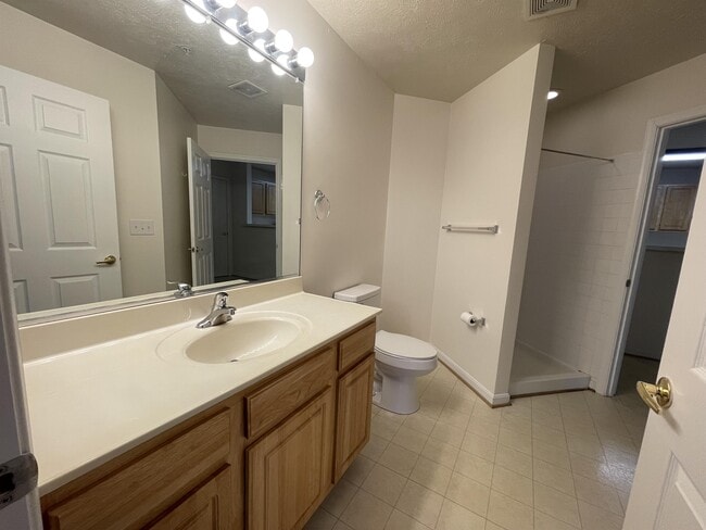 Building Photo - 45512 Westmeath Way