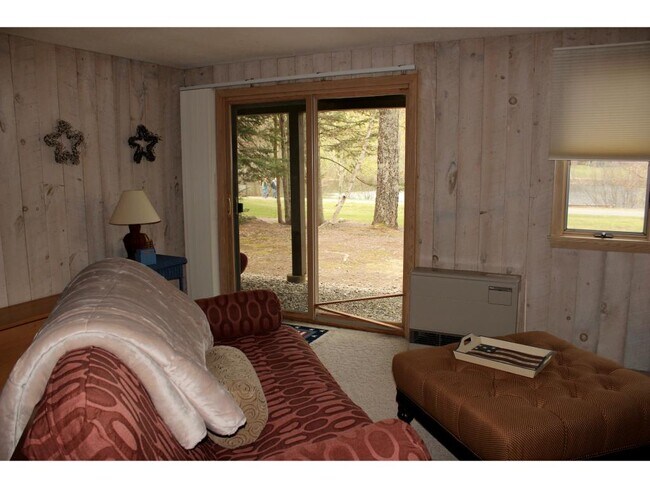 Building Photo - 619 Otter Rd