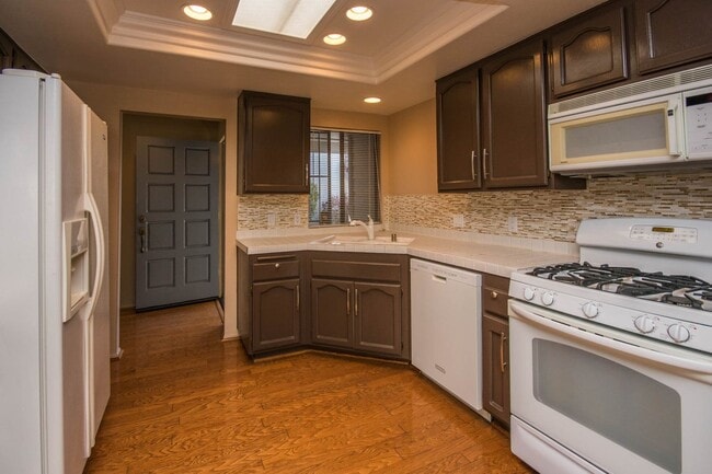 Building Photo - Beautiful Single Level Home with Great Nat...