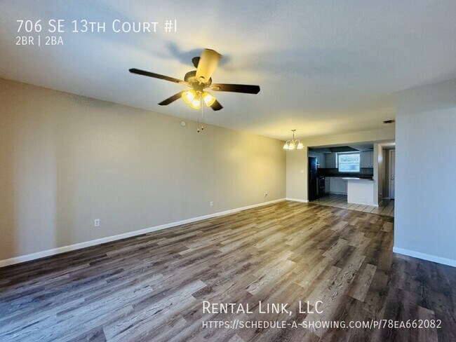 Building Photo - 706 SE 13th Ct