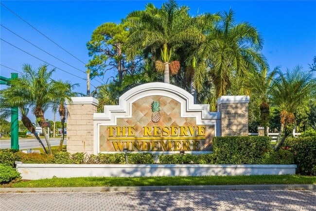 Building Photo - 920 NW Waterlily Pl