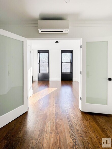 Building Photo - 3 PLACE / 2-Bed 1-Bath