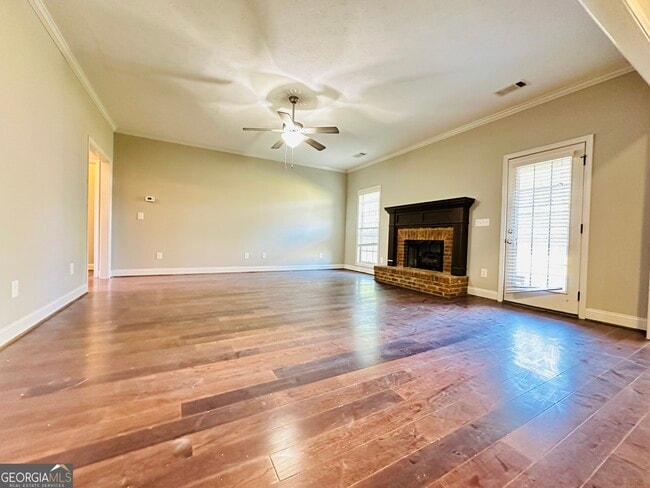 Building Photo - 1255 Woodville Ct