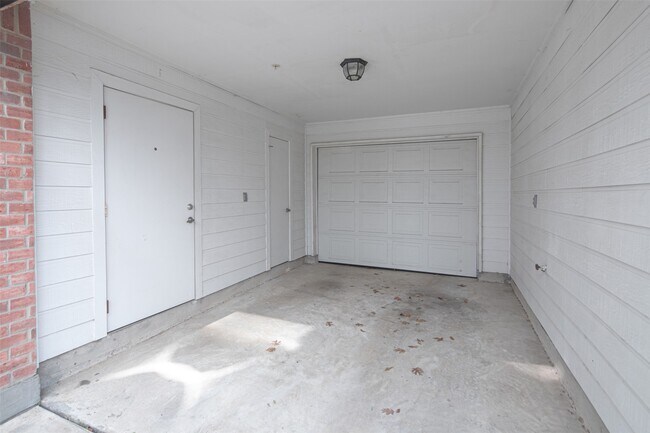 Building Photo - 202 McGowen St