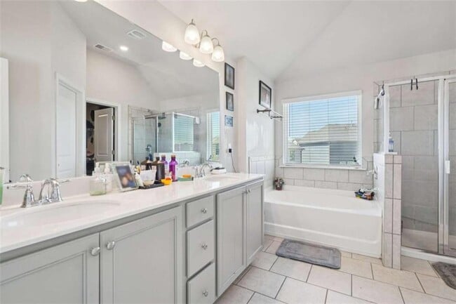 Building Photo - 3605 Broadwick Ln