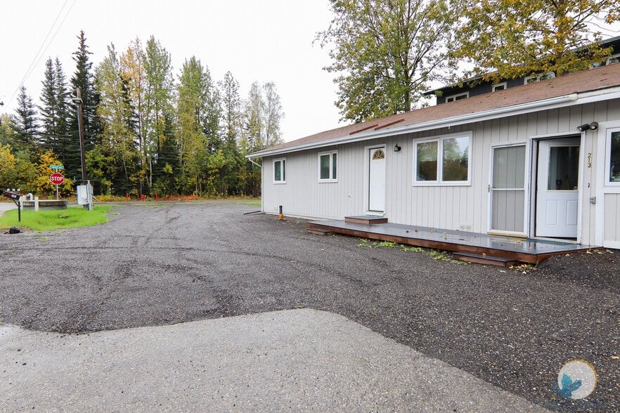 Building Photo - 213 Yukon Dr