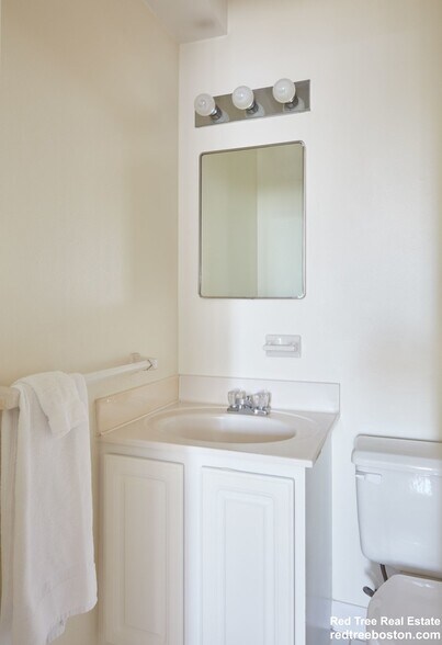 Building Photo - 185 Freeman St