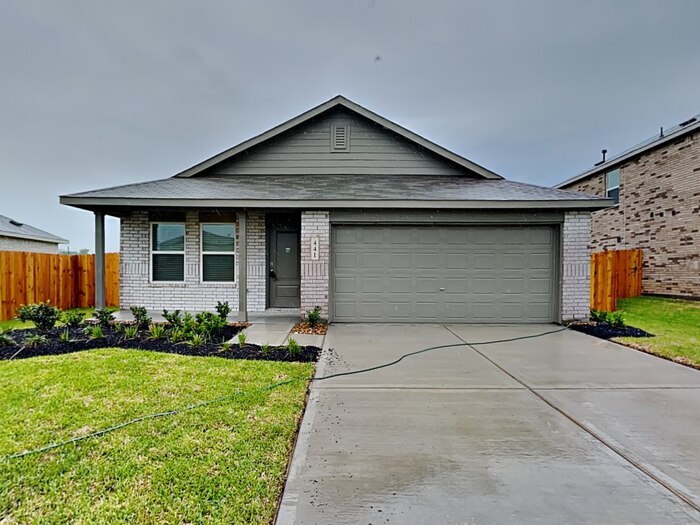 Primary Photo - 441 Texas Pecan Dr