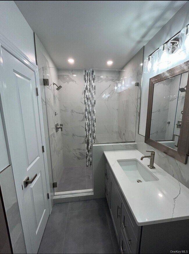 Building Photo - 3302 Leeward Dr