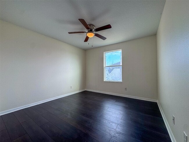 Building Photo - 10663 Pictorial Park Dr