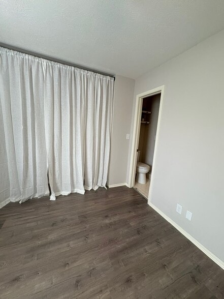 Building Photo - 2515 S Florence Pl