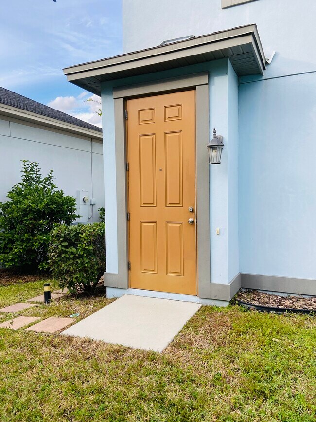 Front door - 7981 Lower Perse Cir