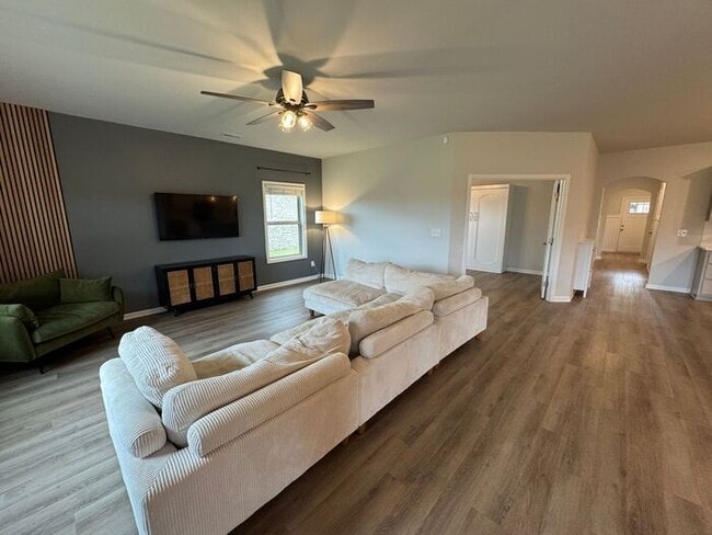 Building Photo - Extra Square footage, Mountain Views