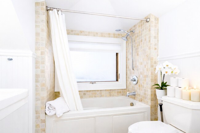 Building Photo - 671 Prospect St