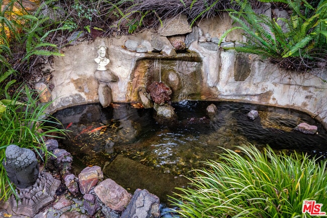 Building Photo - 8066 Woodland Ln