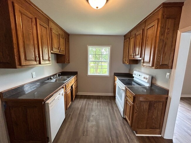 Building Photo - Updated 3/1 House in South Rome- $1,095