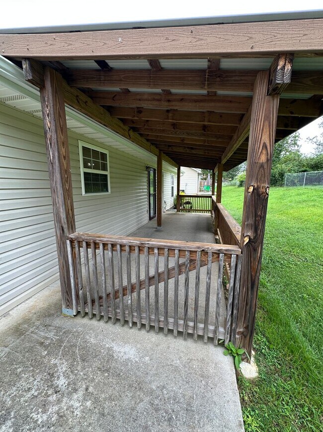 Building Photo - 256 Dumplin Ln