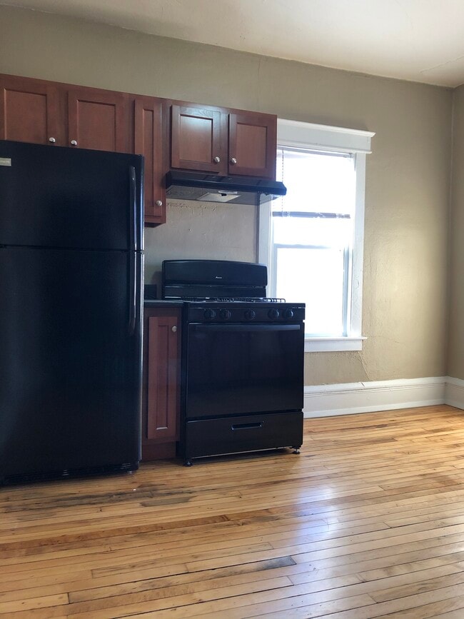 Building Photo - 1749 Wordsworth Ave