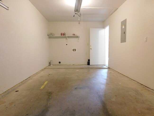 Building Photo - Available NOW!!!! Gorgeous 1 story, 3 bedroom, 2 bath, 1 car garage home. Spacious living room an...