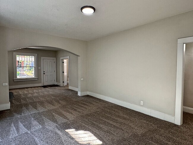 Building Photo - 3250 Meade St