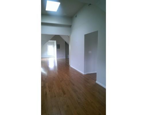 Building Photo - 893 South St