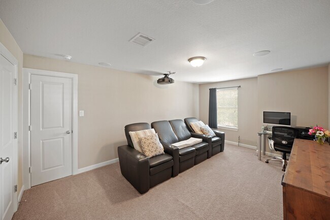 Building Photo - 249 Castlegate Ln