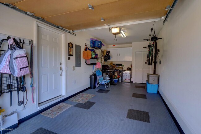 Building Photo - 129 Spencer-Farlow Dr
