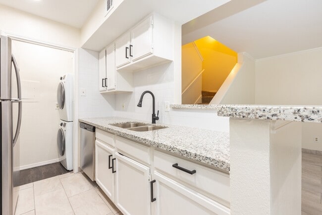 Building Photo - 14600 Fonmeadow Dr