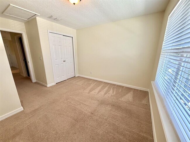 Building Photo - 8568 Dufferin Ln