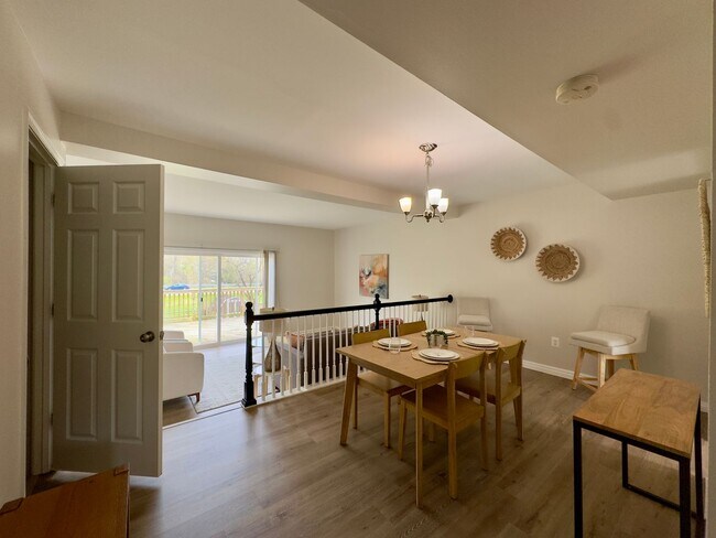 Building Photo - Charming 3 Bedroom/2 Full Bath/2 Half Bath Townhome in Parkville, MD!