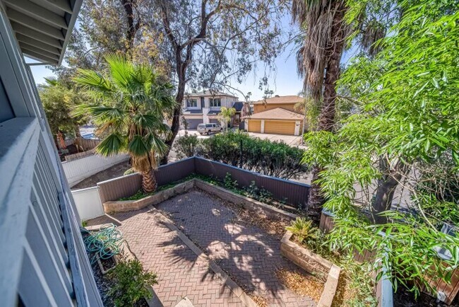 Building Photo - Wonderful Home with a Boat Slip and a Comm...
