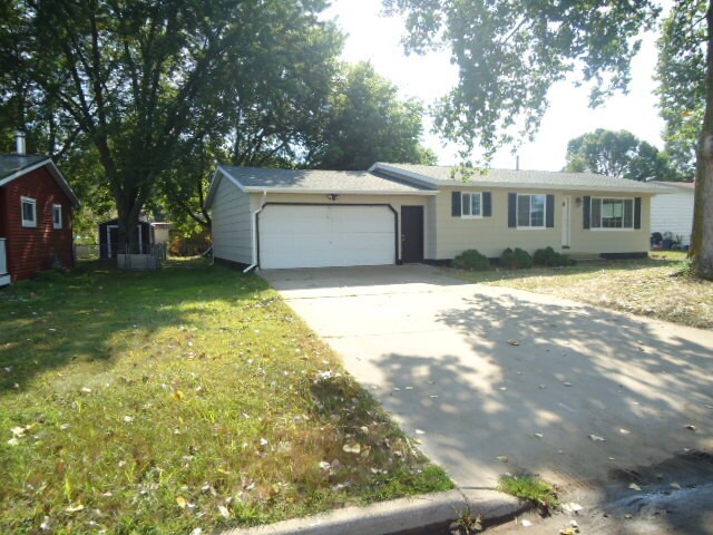 Building Photo - 1523 Viking Ave