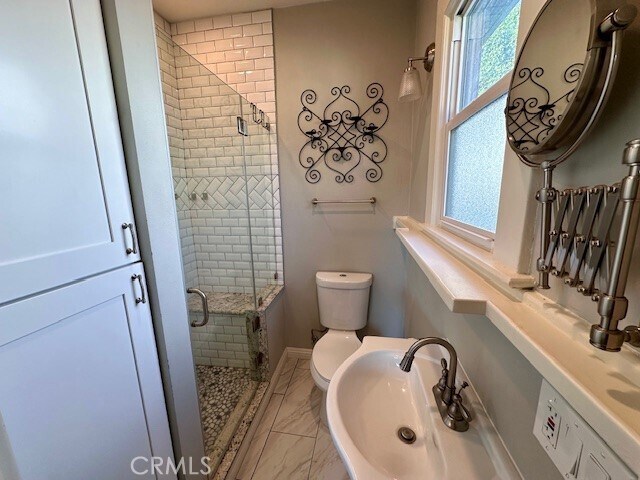 Building Photo - 519 E Stuart Ave