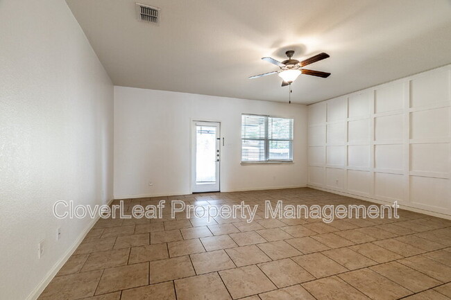 Building Photo - 8003 Oxbow Way