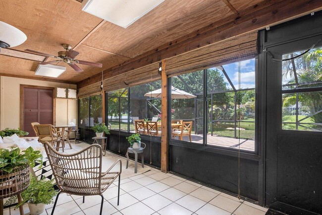 Building Photo - 1367 Riverside Cir