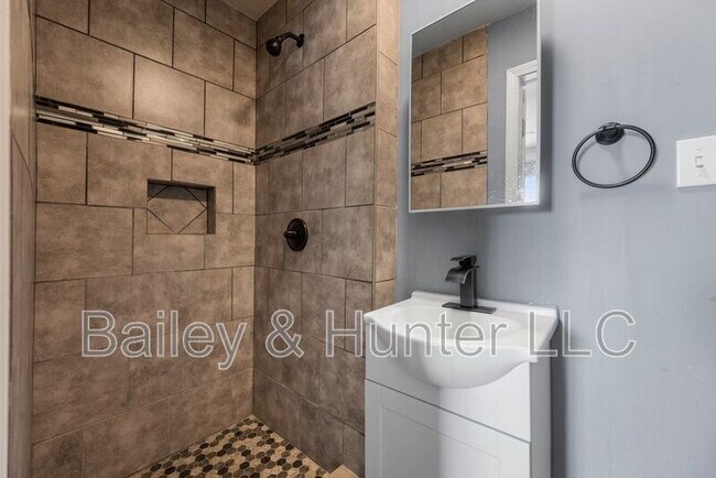 Building Photo - 1472 Norman Berry Dr