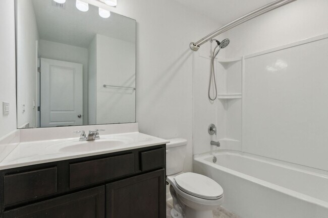 Building Photo - Spacious 5-Bedroom Home with Office, Den & Included Electric!