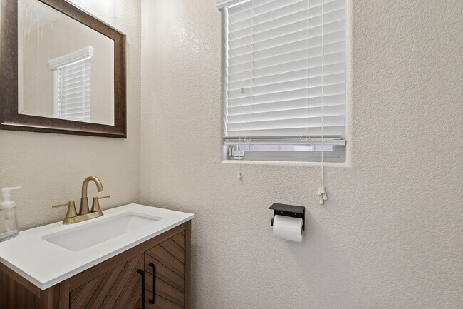 Building Photo - 10847 Iona Island Ave