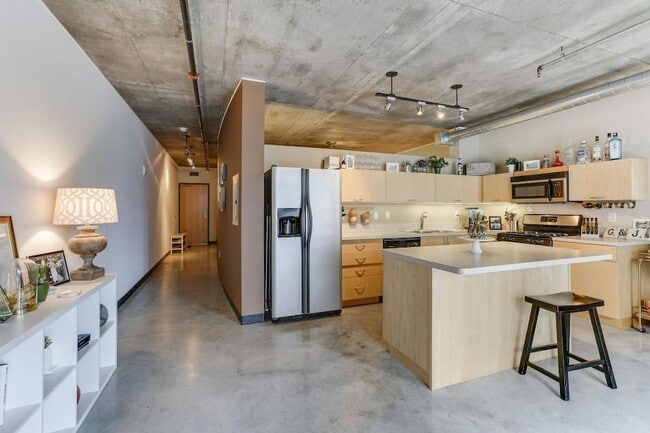 Building Photo - 730 N 4th St