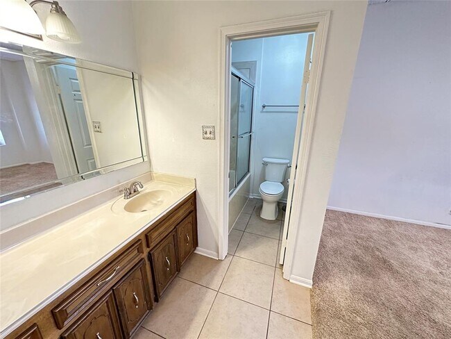 Building Photo - 801 6th St N