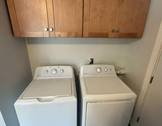 Building Photo - 120 Asbury St