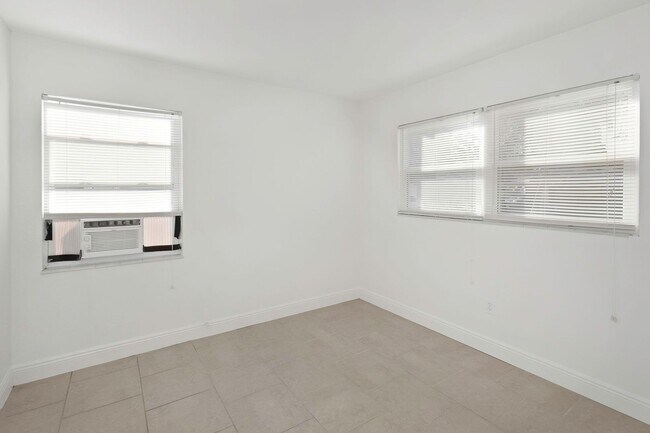 Building Photo - 5148 Tampa Bay Growth Fund 2 LLC