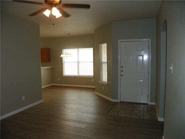 Building Photo - 135 Marvin Cove