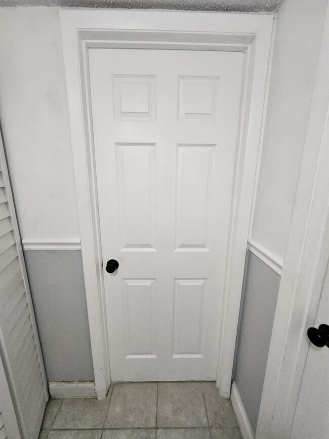 Building Photo - 1005 S Flagler Ave