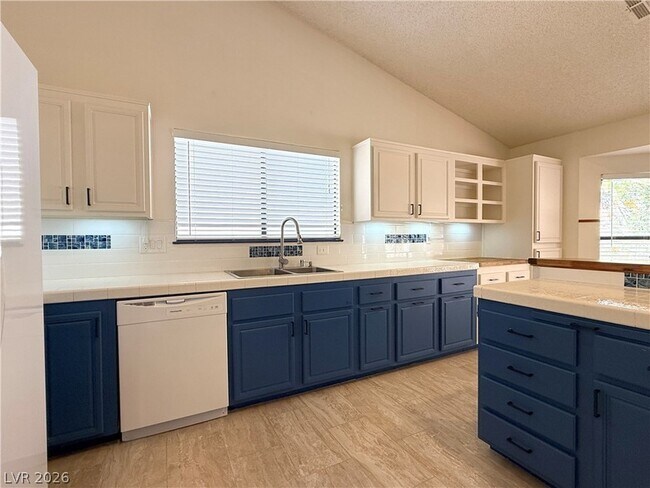 Building Photo - 3128 Donnegal Bay Dr