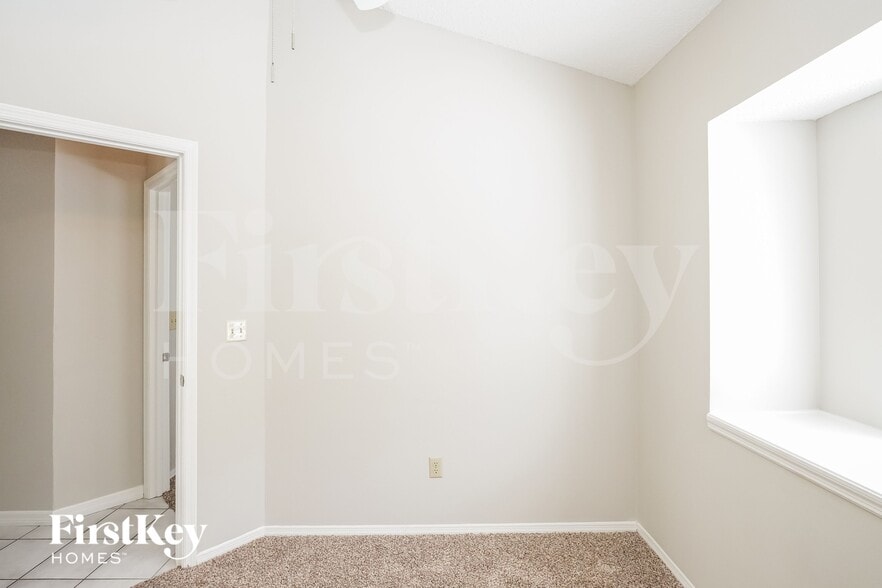 Building Photo - 1008 Vannessa Dr